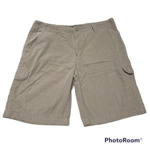 Magellan Outdoors Khaki Cargo Shorts; Men’s 36; EUC